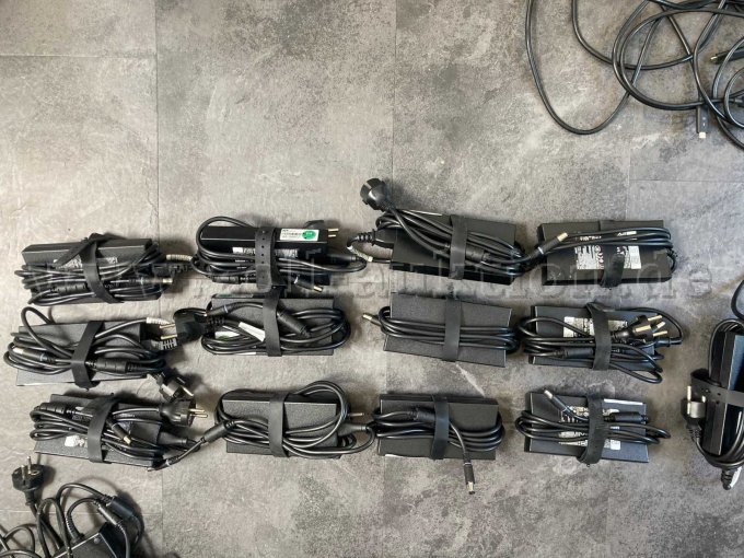 20 Dell-dockingstations WD 19 incl. 13x 130 W-voedingsadapters – foto 5 – kavel bij Zoll-Auktion, Gelsenkirchen