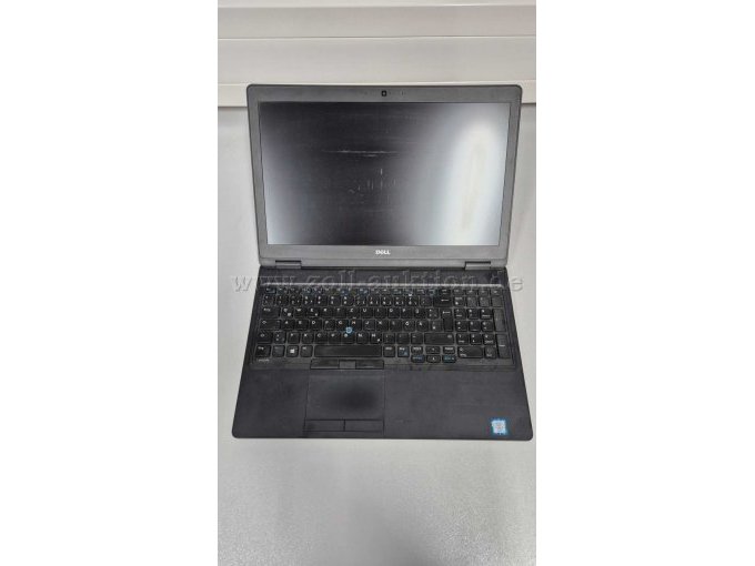 Dell Latitude 5580 aufgeklappt