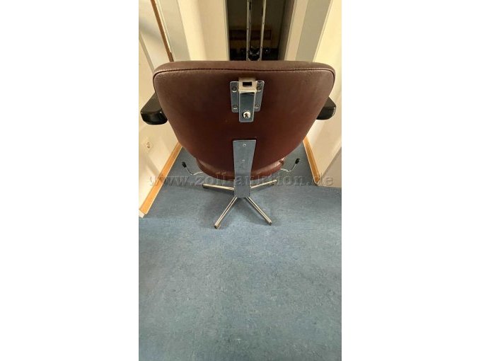 Frisierstuhl braun. Hersteller unbekannt - Ansicht hinten