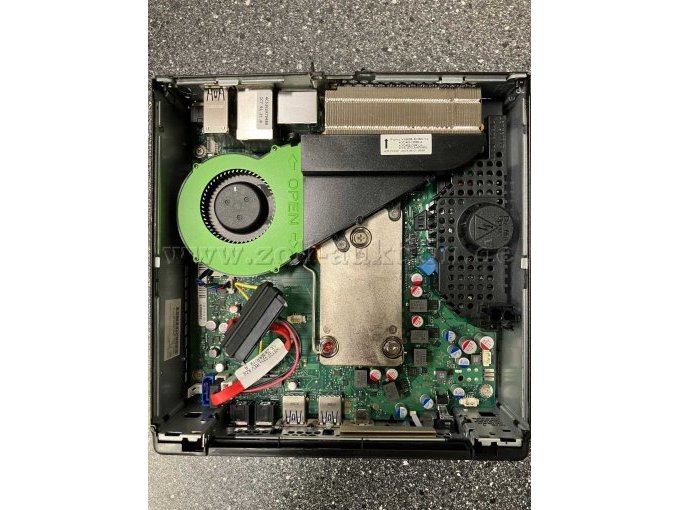 PC-System von oben mit offenem Gehäuse