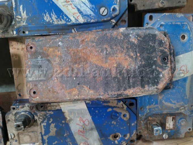 Ansicht von unten mit Rostansätzen