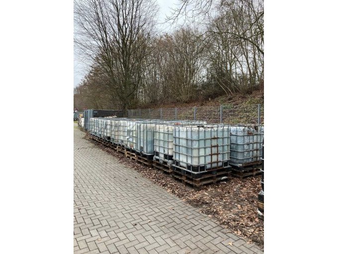 IBC 1000 Liter Container Ansicht schräg vorne links