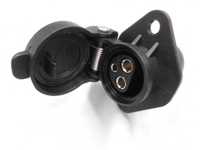 Stecker Vorderseite geöffnet