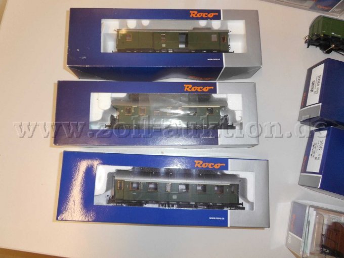 3 Postwagons grün