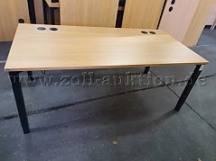 Schreibtisch Frontansicht