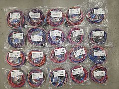 Gesamtansicht der Stromversorgungskabel