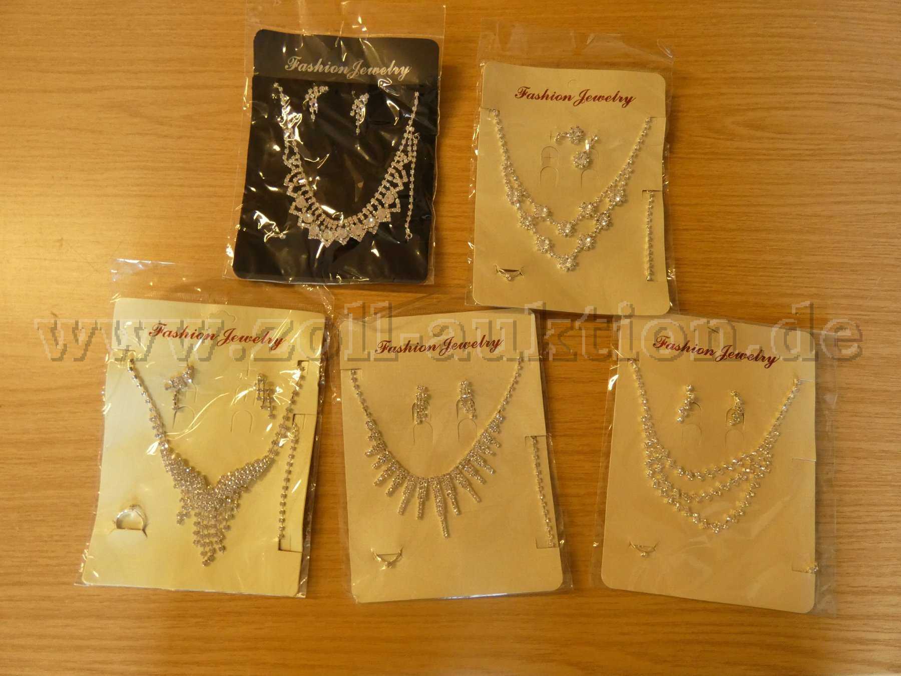 5 Sets Ketten, Ohrringen und Ringen