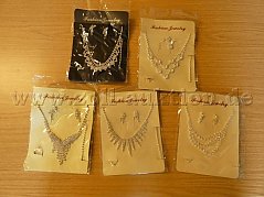 5 Sets Ketten, Ohrringen und Ringen