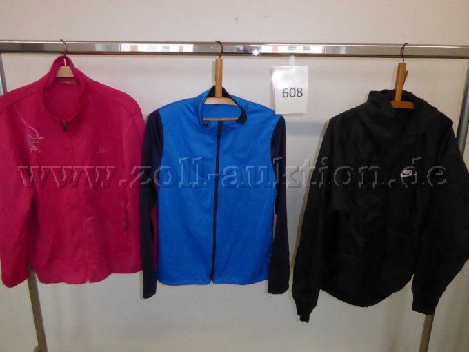 Nekou, No Name, Nike