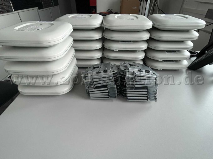 20 x Cisco AIR-CAP1702I-S-K9 plus 19 Halterungen