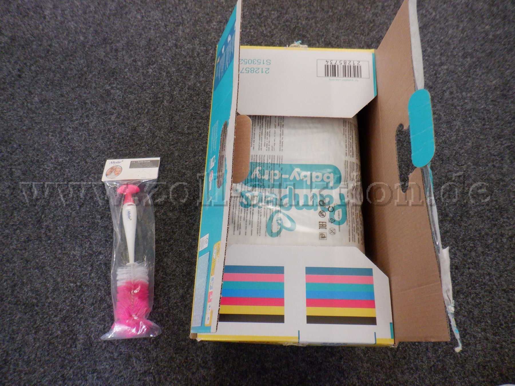 Windeln und Flaschenbürste