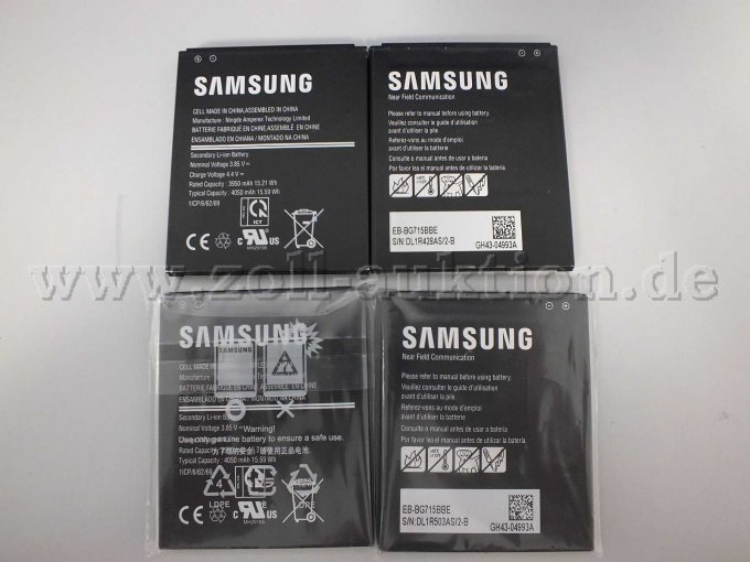 Aufnahme der Akkus  mit den Aufschriften und CE Kennung