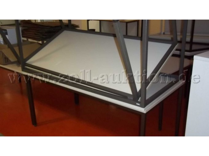 Kartenauslegetisch/Besuchert.