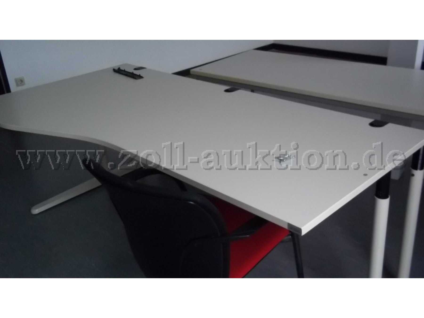 Schreibtisch, mit Werkzeug
höhenverstellbar