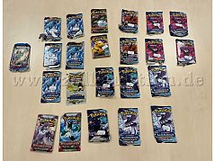 Übersicht: 1 x Lego Ninjago-Sammelkarten und 22 x Pokémon-Booster Packs