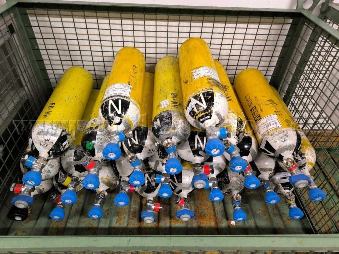 Übersicht der zu versteigernden Atemluftflaschen - Bild 1