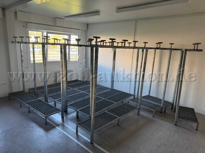 Nur ein Teil der angebotenen Haken