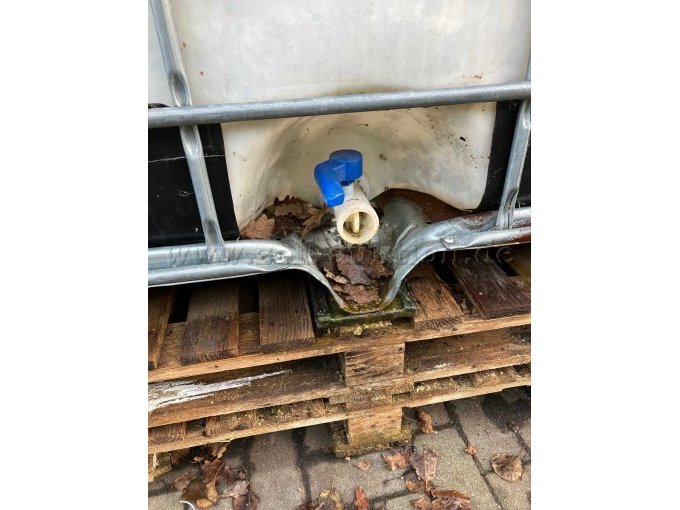 IBC_1000 Liter Ansicht Auslassstutzen
