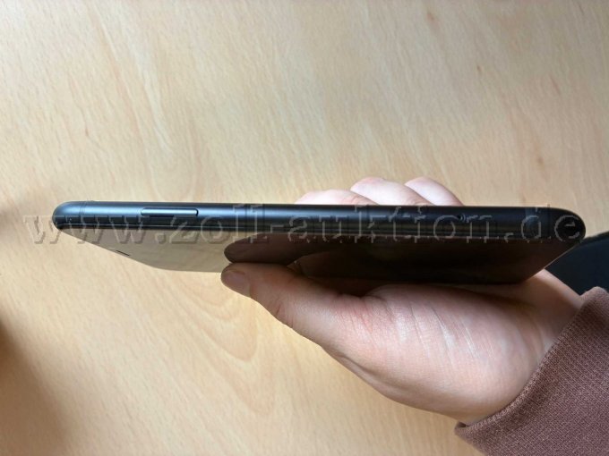 iPhone von der rechten Seite, An-/Ausschaltknopf und SIM-Kartenslot