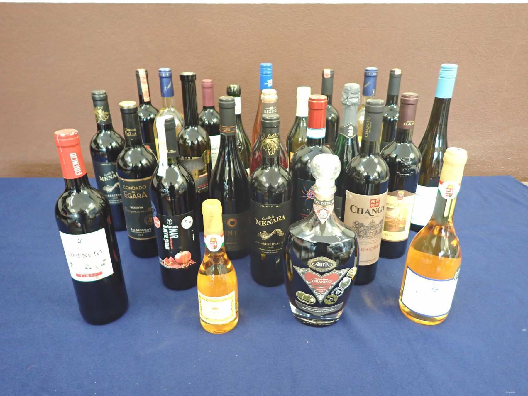 verschiedener Wein & Sekt