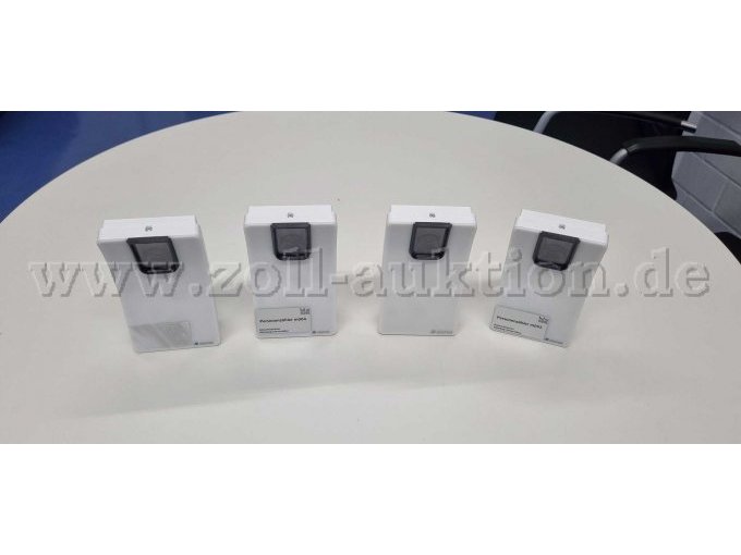 Beispielhaft 4 Geräte ausgepackt Vorderseite