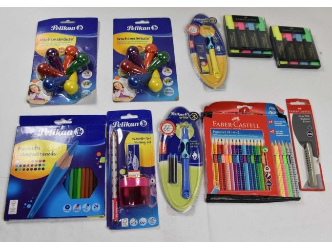 10 verschiedene Schreibgeräte der 
Marken "Pelikan", "Faber Castell" 
u.w.