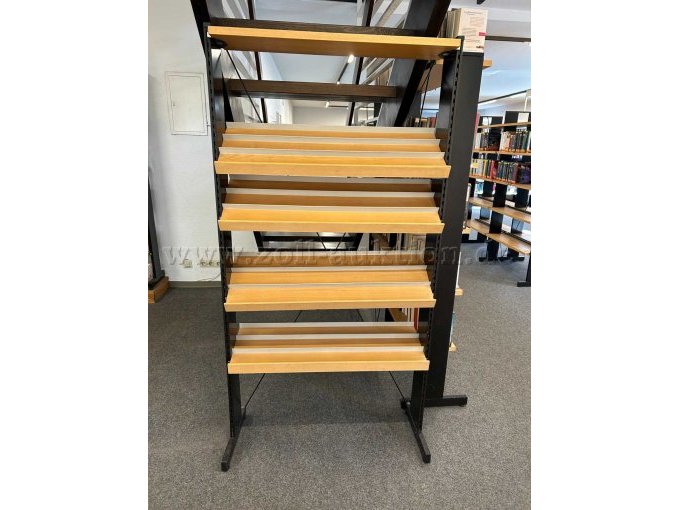 Bücherregal Frontansicht