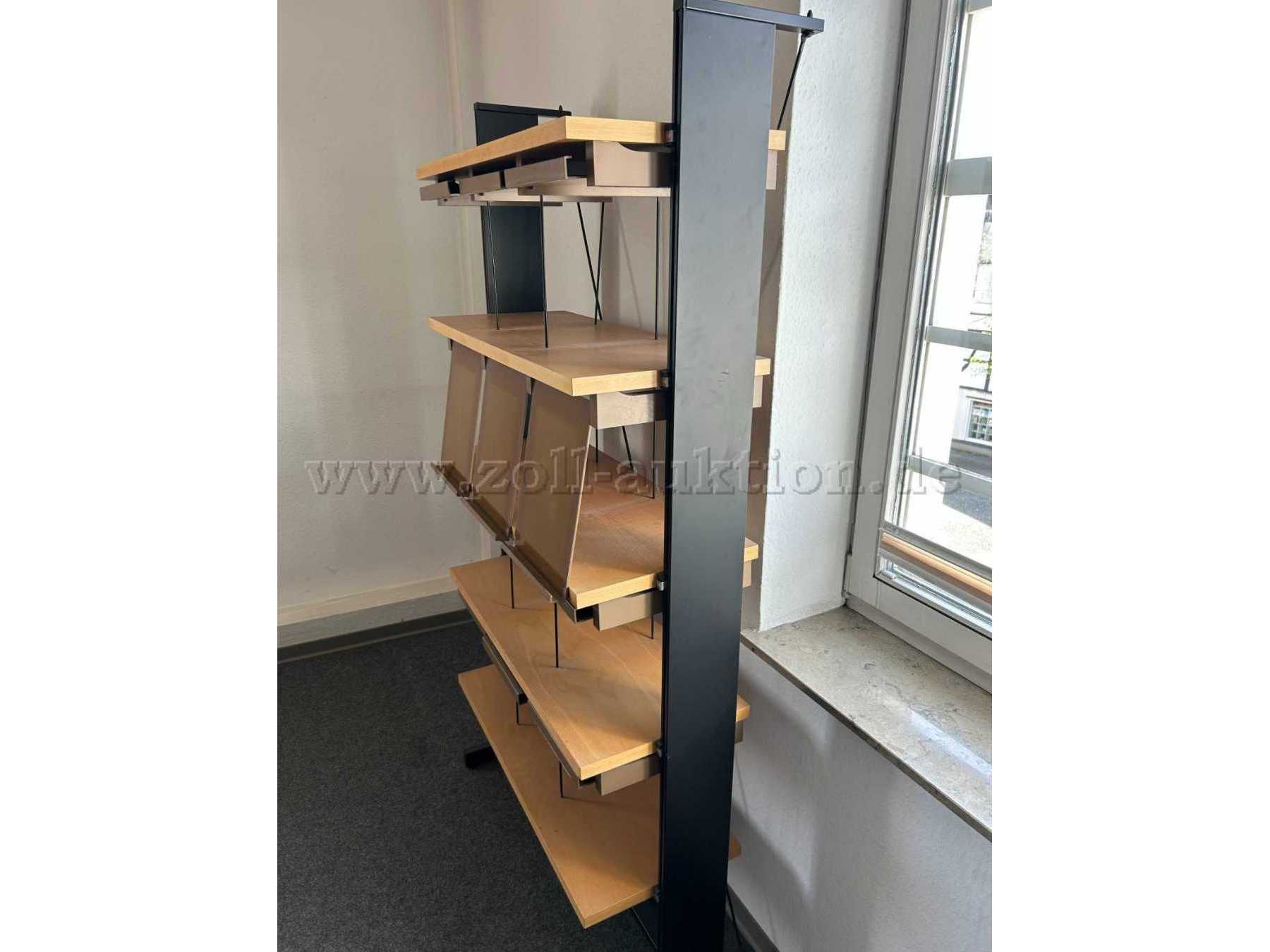 Seitenansicht rechts Regalwand