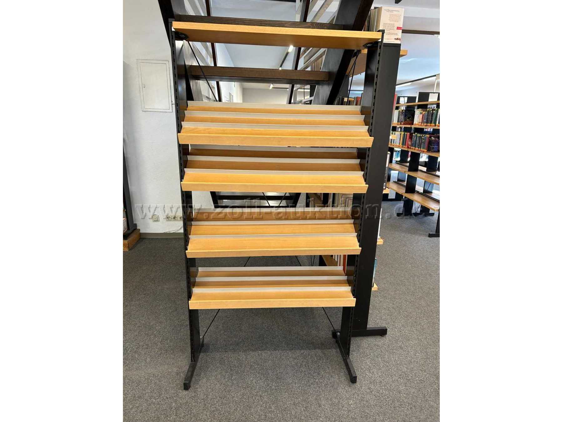 Bücherregal Frontansicht
