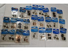 26 Disc Brake Pads „Shimano“ in verschiedenen Größen und Ausführungen