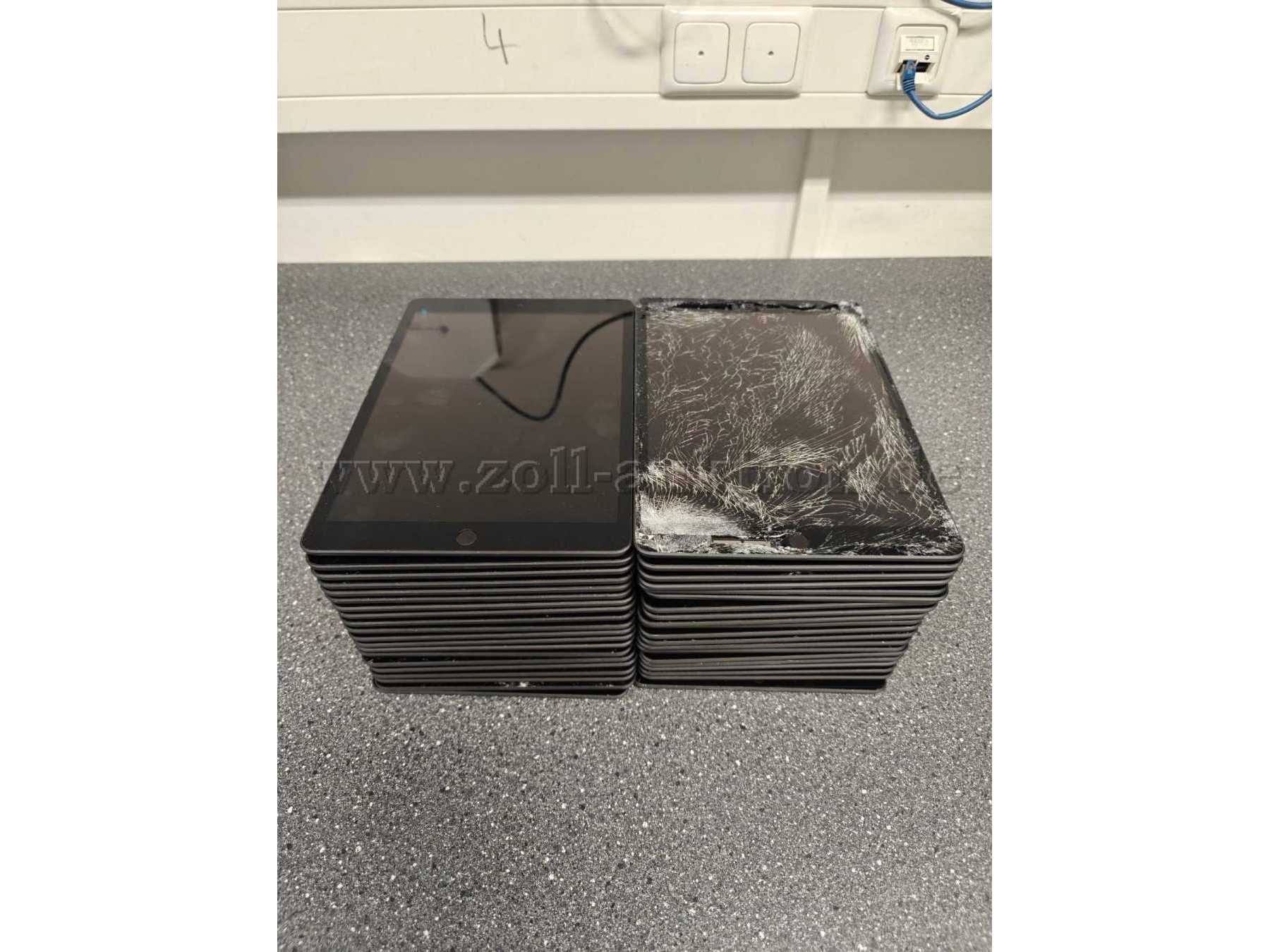 Die verwendeten Bilder sind Beispielbilder, welche den unterschiedlichen Grad der Beschädigung darstellen sollen.