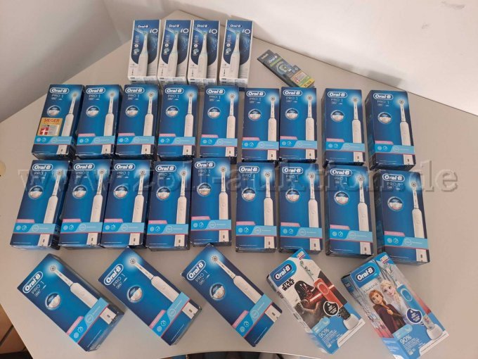 Gesamtansicht aller Auktionsgegenstände