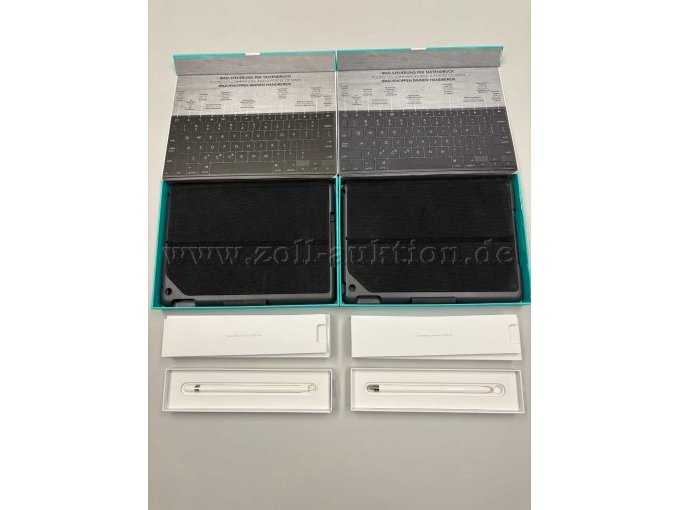 Karton geöffnet mit 
Hülle und Pencil: links Zustand gut, rechts Zustand schlecht