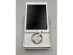 iPad mit Netzteil Vorderansicht guter Zustand