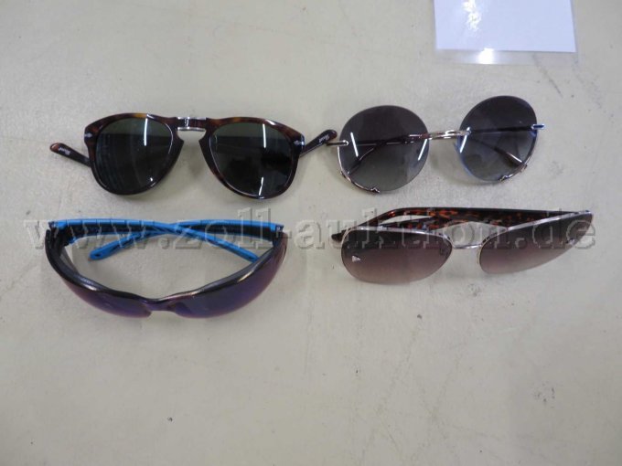 Detailbild Persol, Uvex, Guess und Bulgari