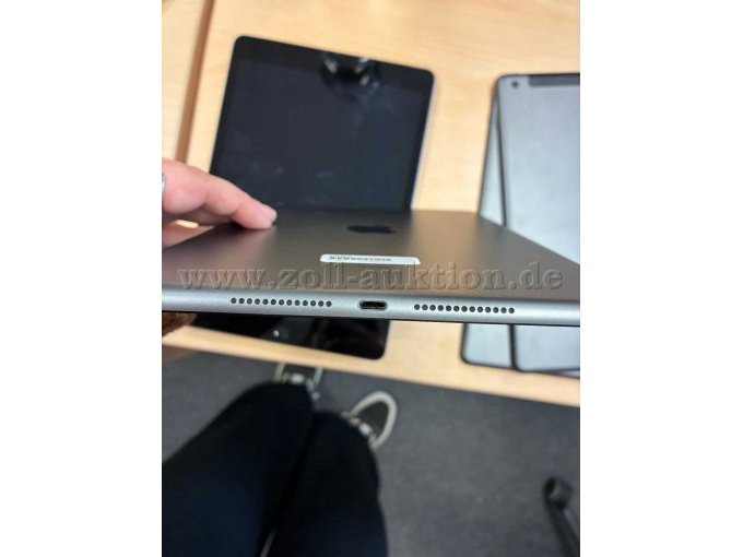 iPad von unten, Lautsprecher/Mikrofon, Ladebuchse