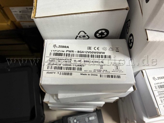 Tablets und Zubehör mit Originalverpackung