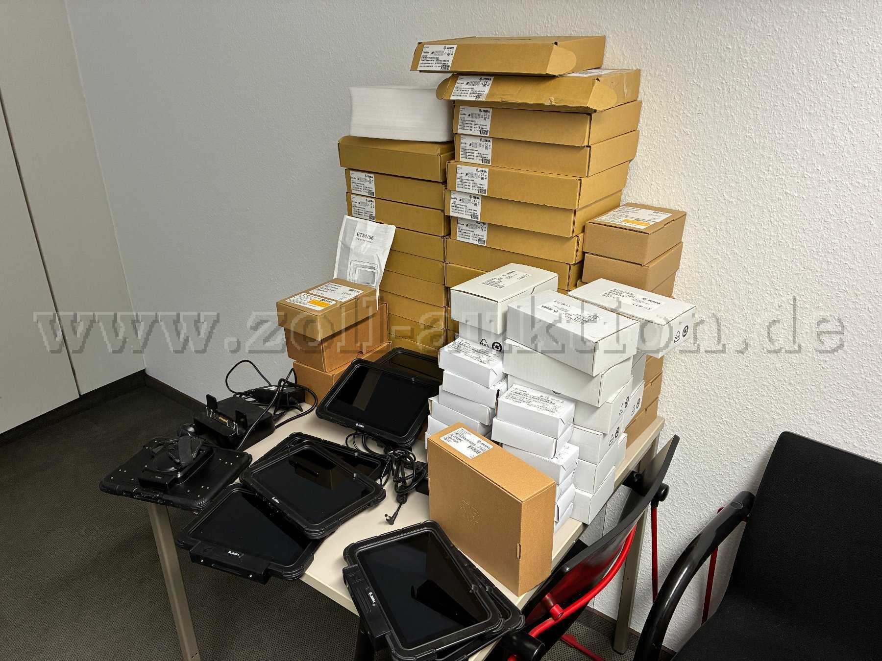 Tablets und Zubehör mit Originalverpackung