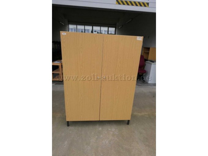 Schrank vorne