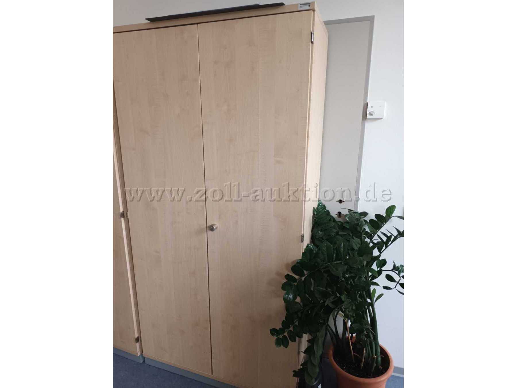 Aktenkleiderschrank 5 OH,
Dekor: Ahorn