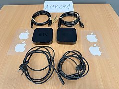 2x Apple TV (3. Generation) Modellnummer A1469 mit Netzkabeln, HDMI Kabeln und Aufklebern
Ansicht von oben