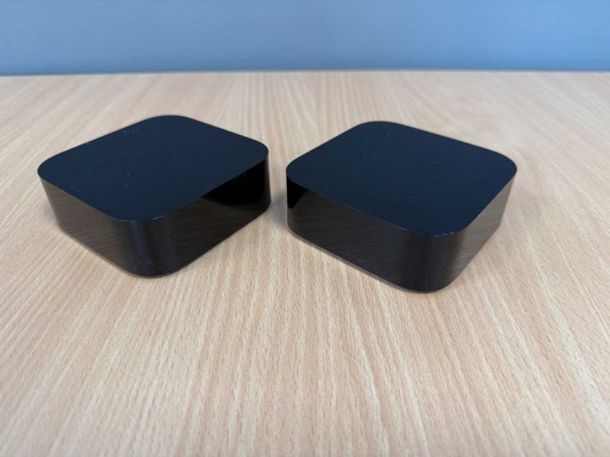 2x Apple TV HD (4. Generation) 32GB Modellnummer A1625 
Vorderseite