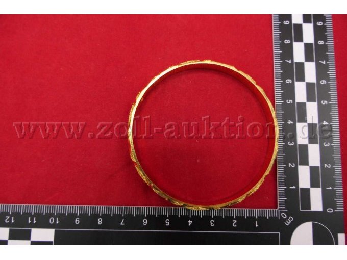 Detailansicht liegend von oben mit Maßstab