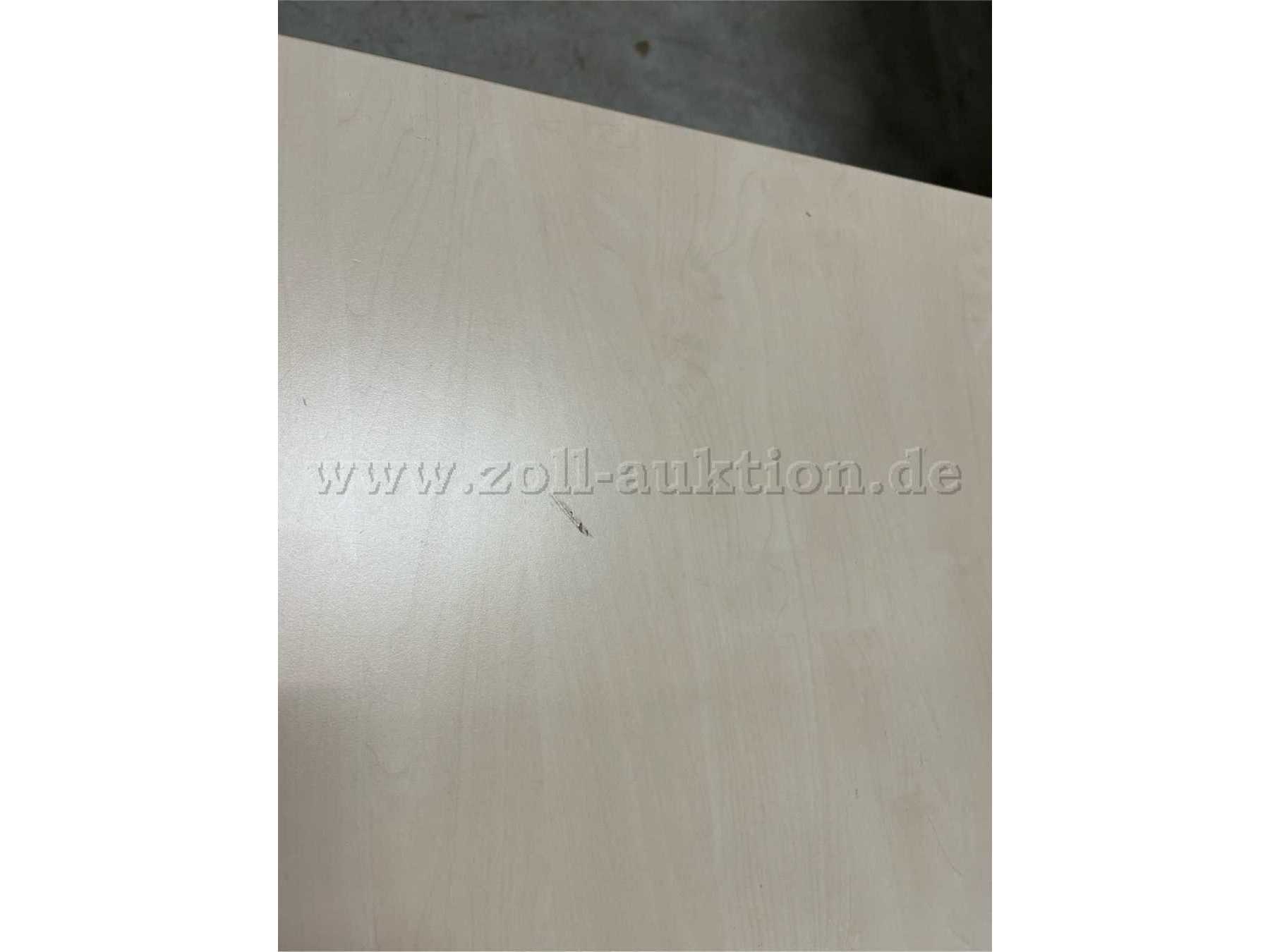 Kratzer Tisch 1