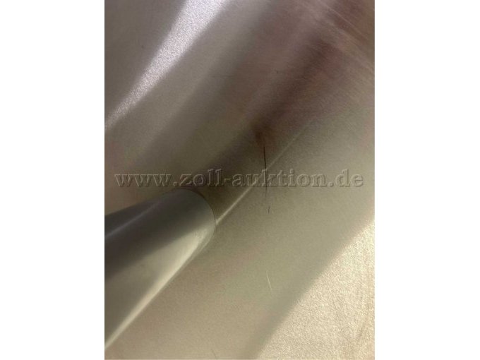 Detailansicht Kratzer auf Standfußplatte
