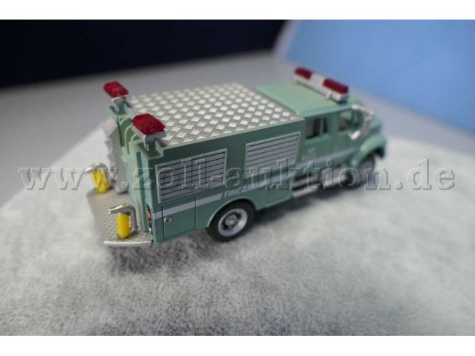 Boley Emergency International – U.S. Forest Service Crew Truck Ansicht von der Seite