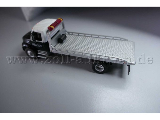 Boley Abschleppwagen Police USA Ansicht von der Seite
