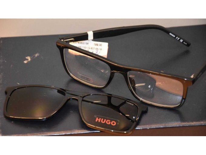 1 schwarze Brille „Boss“ mit Sonnenclip Nr. 1331/G-807-56-16