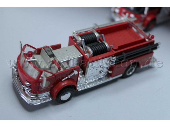 Busch Feuerwehr Pumpenwagen La France, Cabrio Ansicht von der Seite