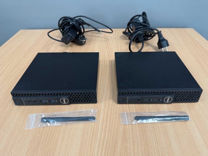 DELL OptiPlex 3050 MFF MFXX8 mit Netzkabeln und Antennen
Vorderansicht